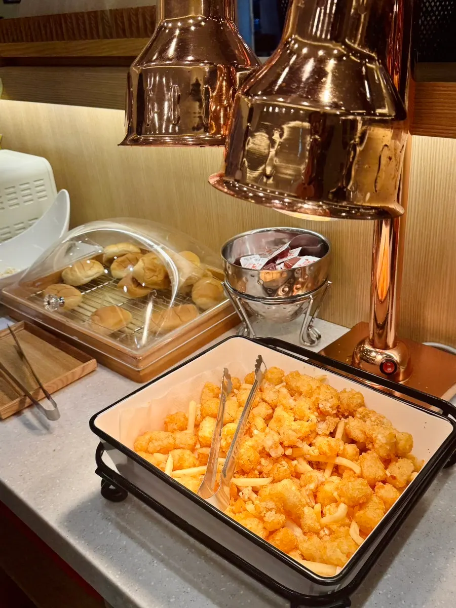 A side dish plate from the salad bar