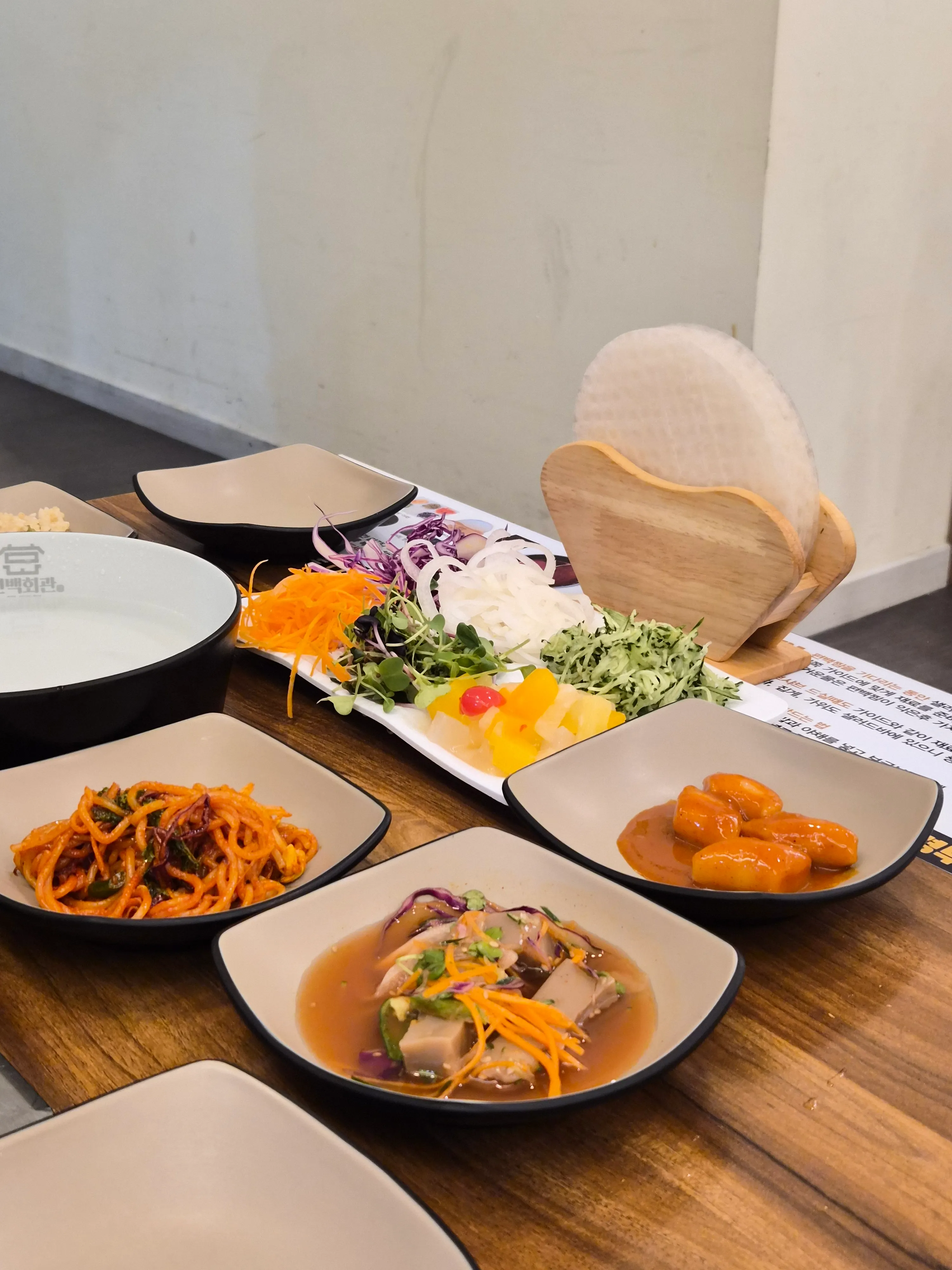 편백찜 찜기와 상차림