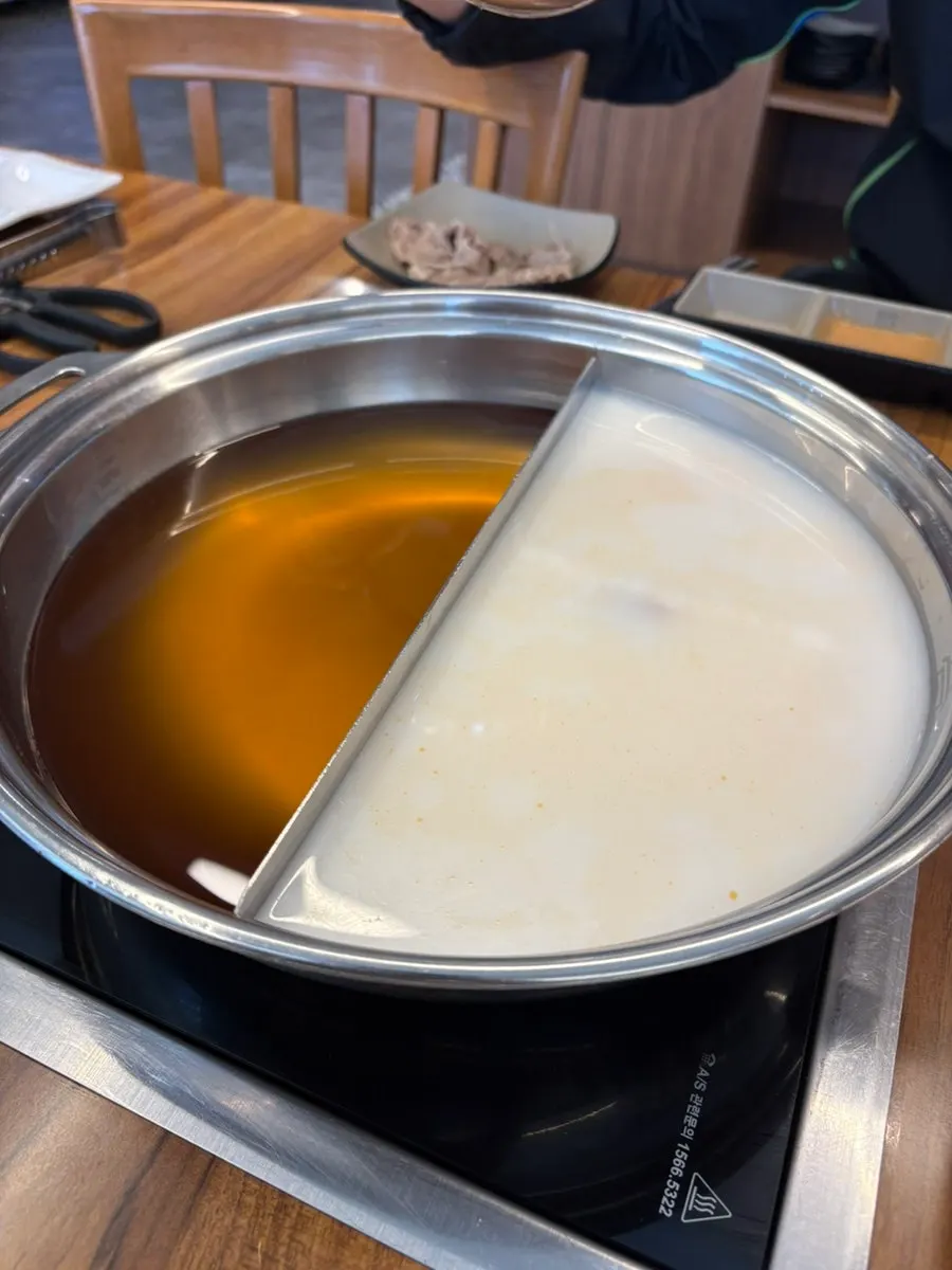 라이스페이퍼에 싼 편백찜 고기와 월남쌈 야채