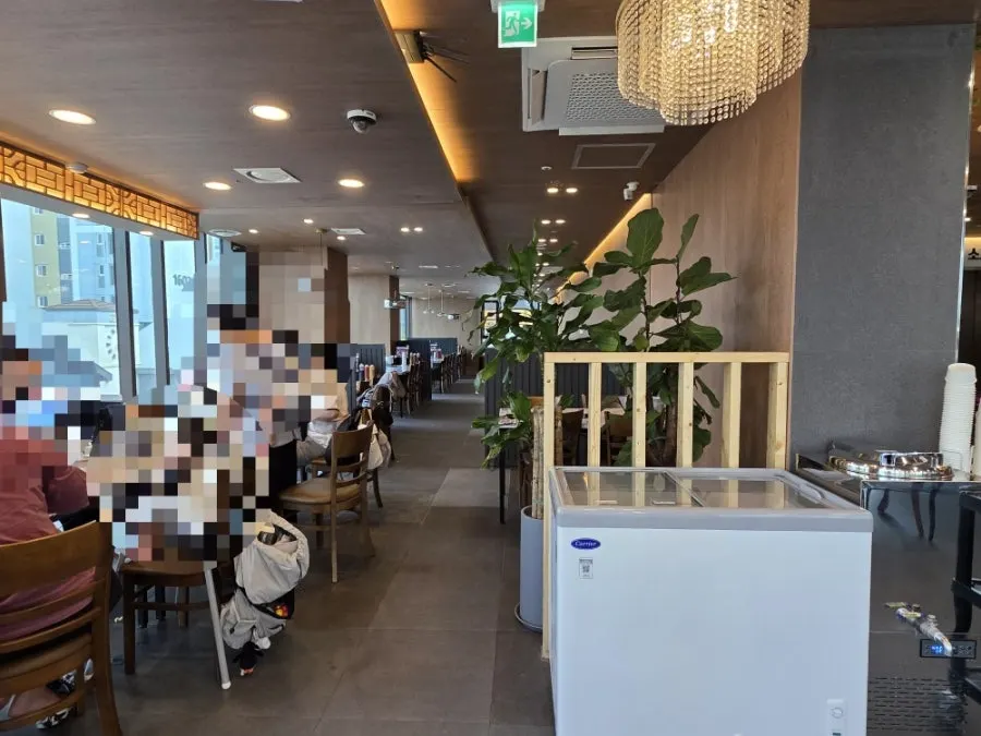 Group seating at Pyeonbaek Hoegwan Siheung Janggok Branch