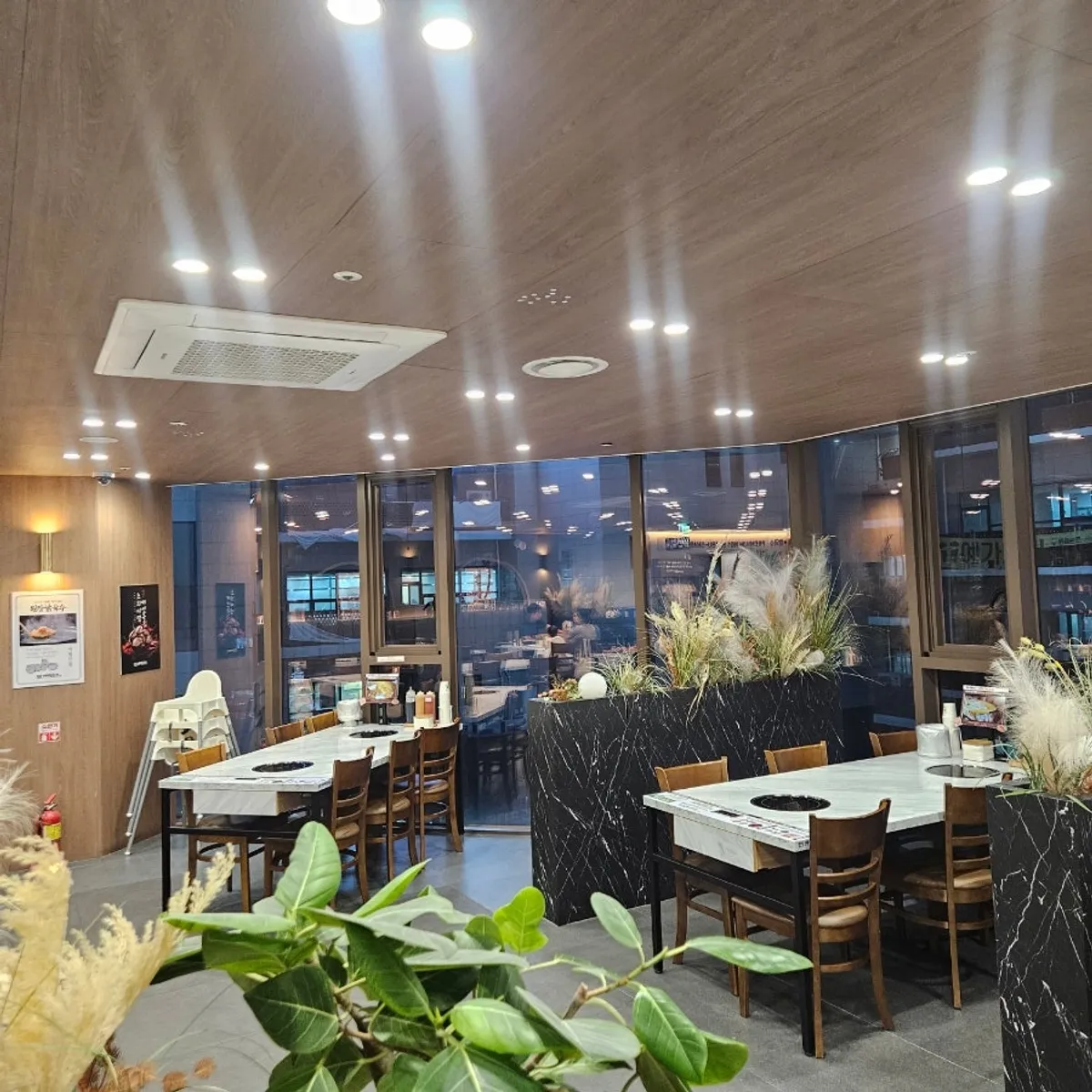 Renewed seating at Pyeonbaek Hoegwan Siheung Janggok Branch