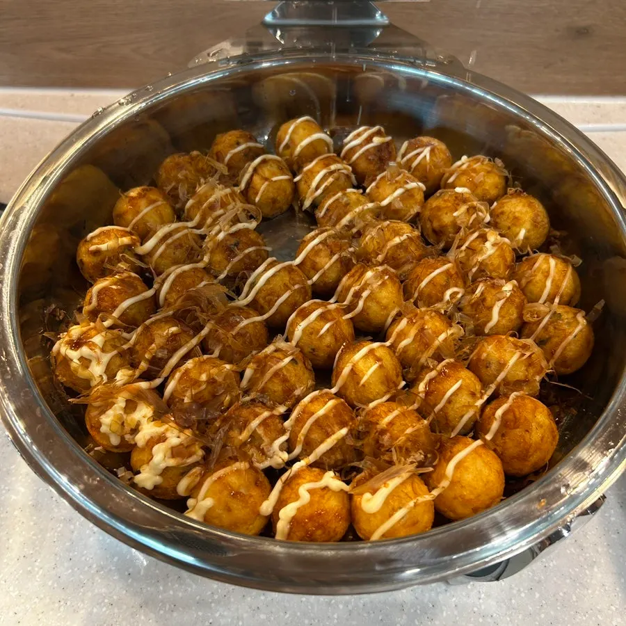 Dakgangjeong and takoyaki on the salad bar