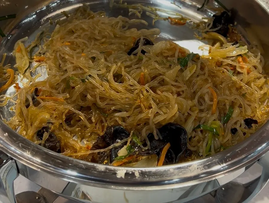 Spaghetti and cream pasta on the self-bar
