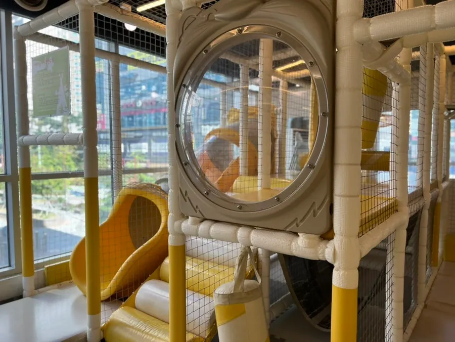Dining hall at Pyeonbaek Hoegwan Main Branch, good for visiting with kids