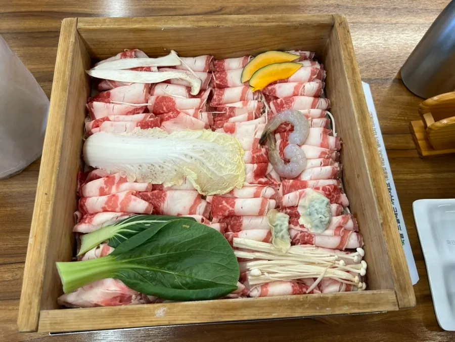 Table guide showing how to eat the dish