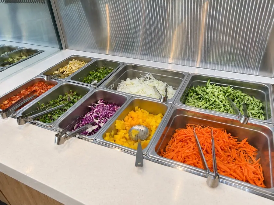 Vegetable corner at the Pyeonbaek Hoegwan Main Branch self-serve bar