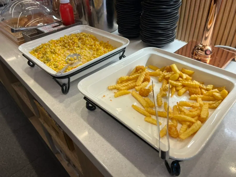 Side dishes at the Pyeonbaek Hoegwan Main Branch self-serve bar