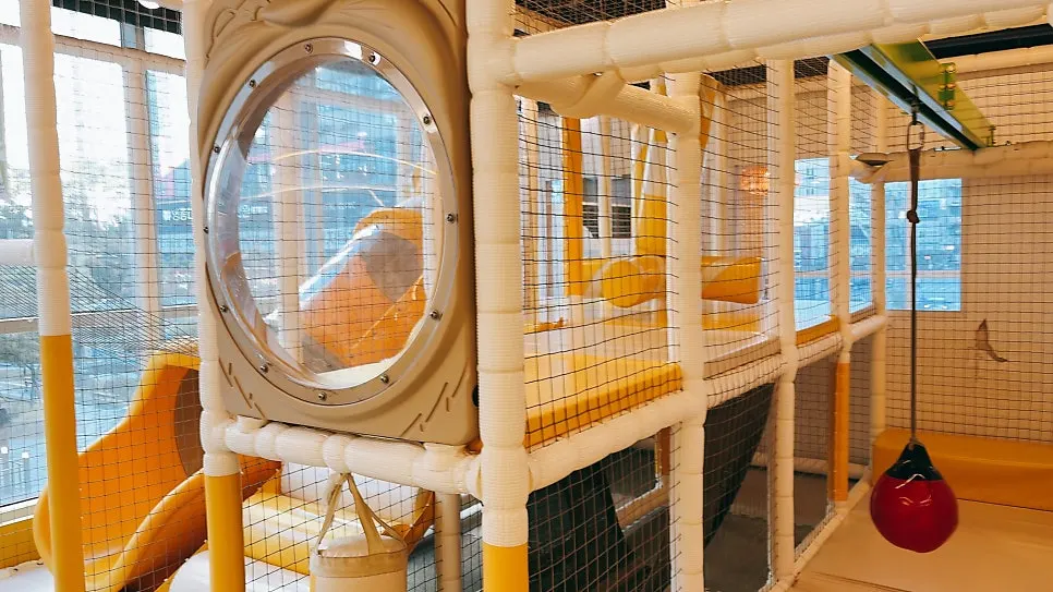 Pyeonbaek Hoegwan playroom with an indoor kids' play area