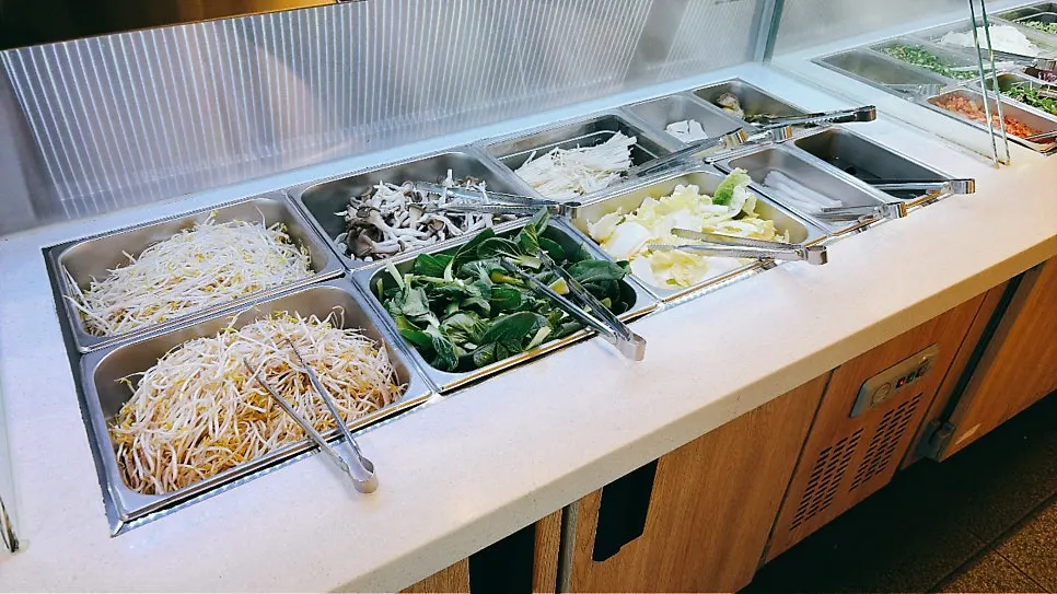 Shabu-shabu vegetable section of the Pyeonbaek Hoegwan salad bar