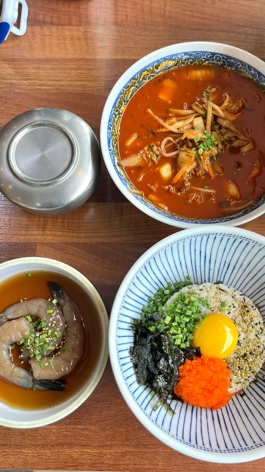 Jjamppong rice and soy sauce shrimp rice served with the pyeonbaekjjim set