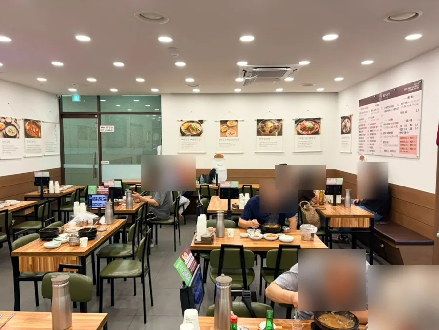 머리고기 삶는 시간 안내와 매장 입구