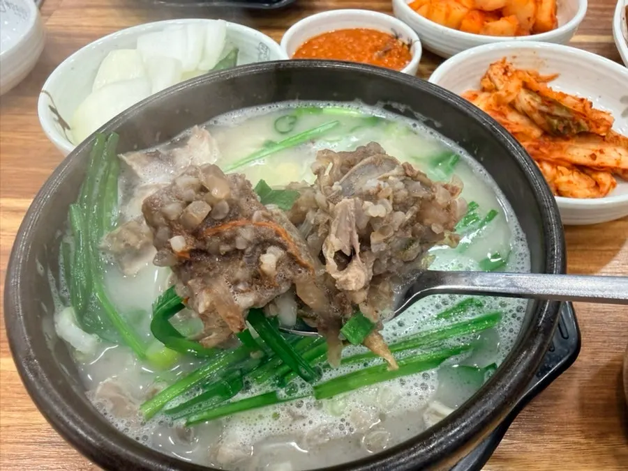 고기 건더기와 찰순대 가득한 순대국