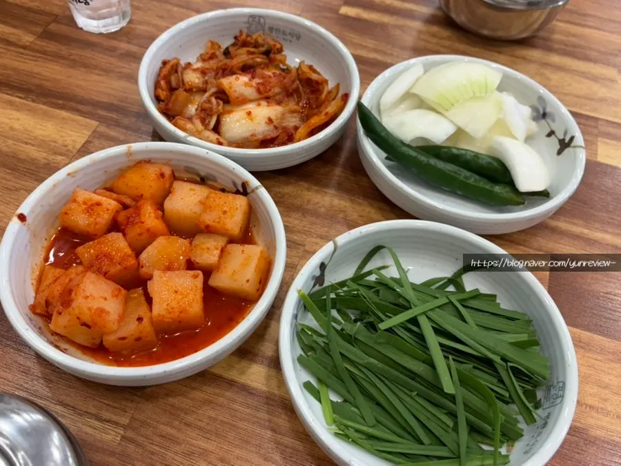 셀프바 밑반찬 리필 코너