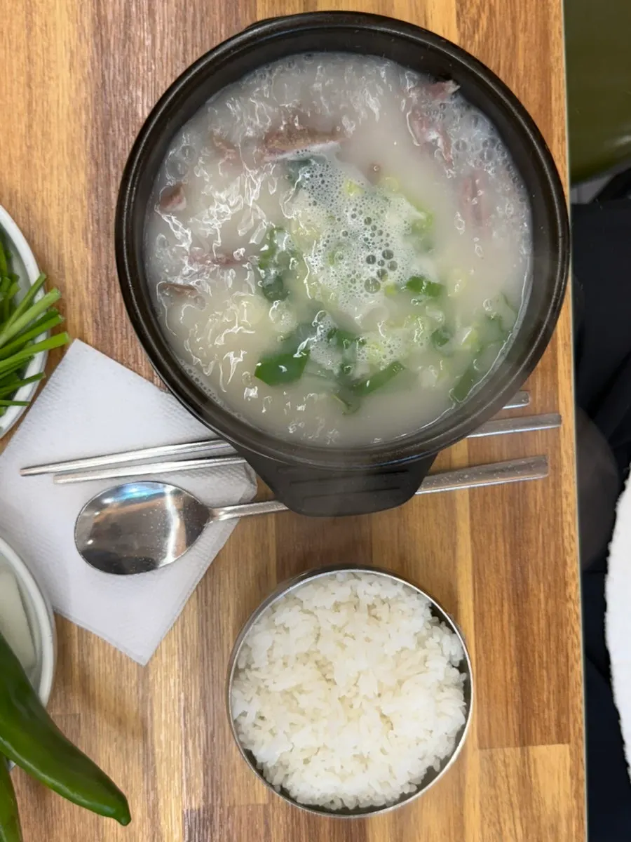 평안도식당 신촌점 메뉴판