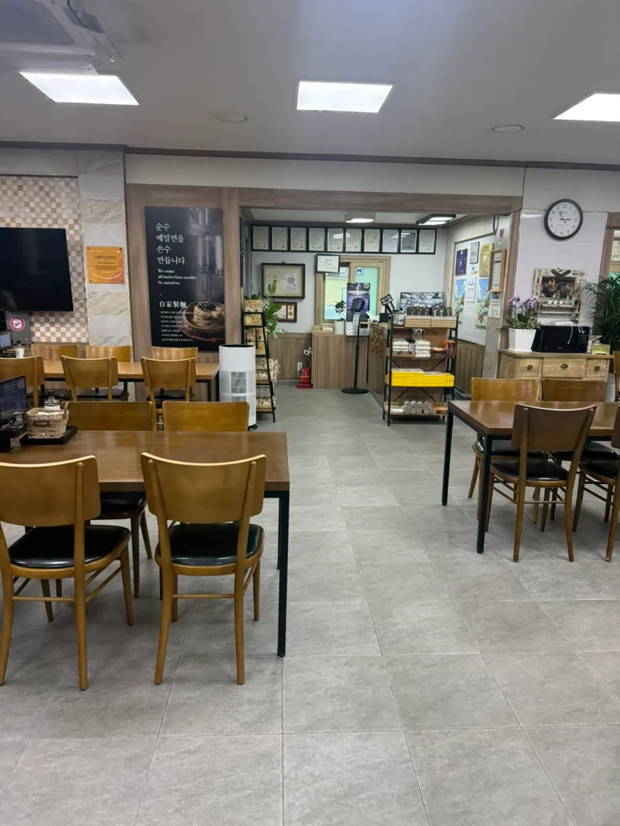 Interior of Bongpyeong Memil Migayeon