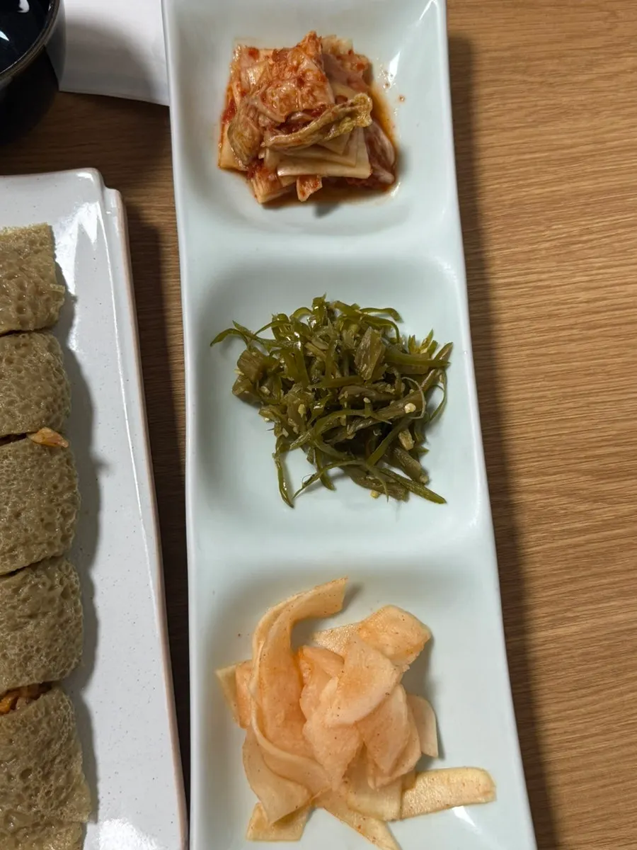 Table full of buckwheat dishes at Migayeon