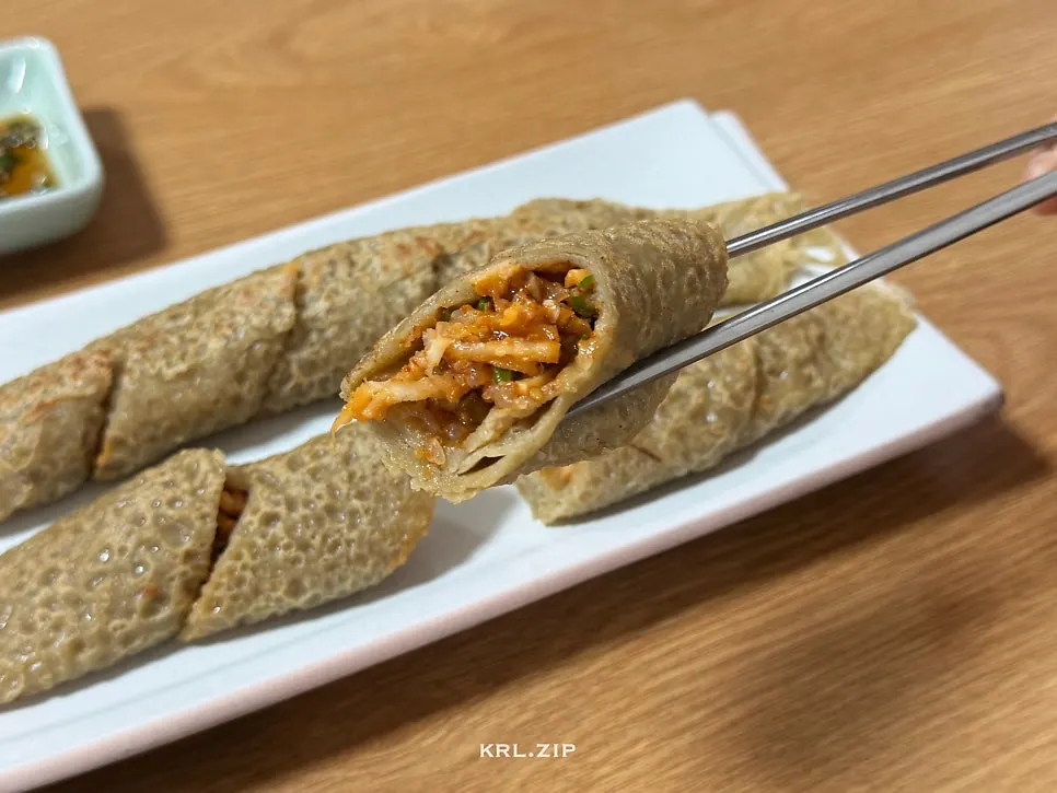 两条一份的手工荞麦煎饼
