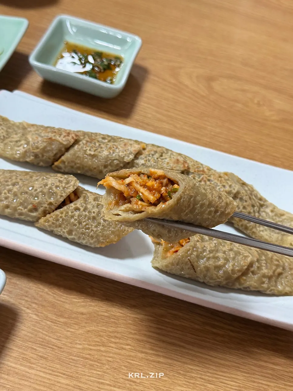 清爽的手工荞麦煎饼一盘