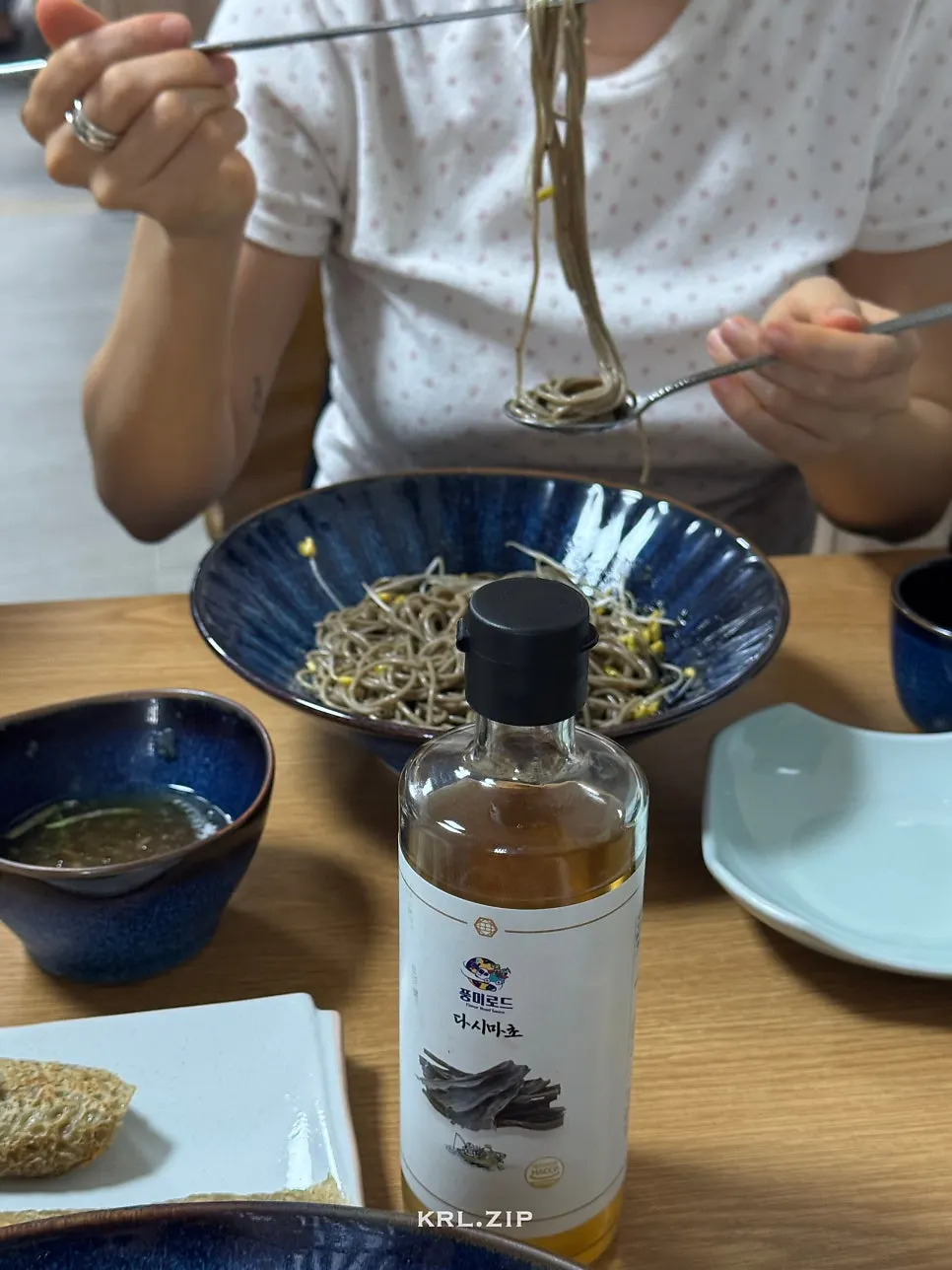 搭配水荞麦面食用的海带醋