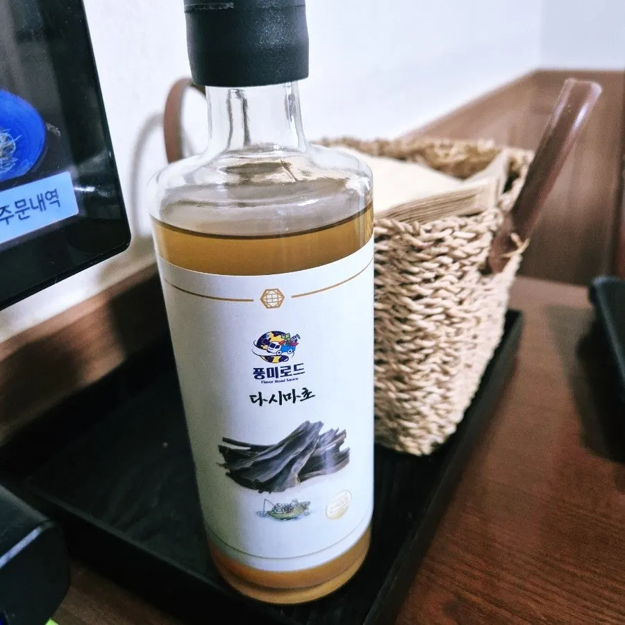 메밀 비빔국수와 곁들임 재료