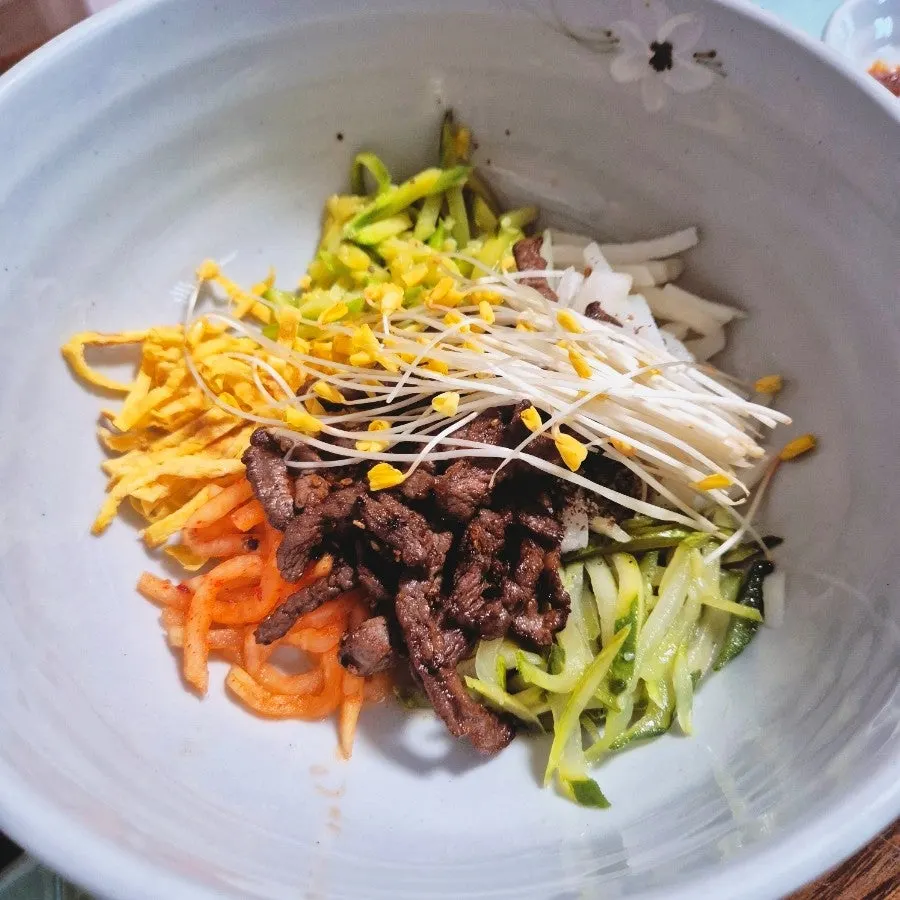 메밀싹 불고기 비빔밥