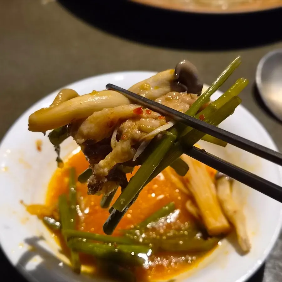 Minari shabu nabe cooking