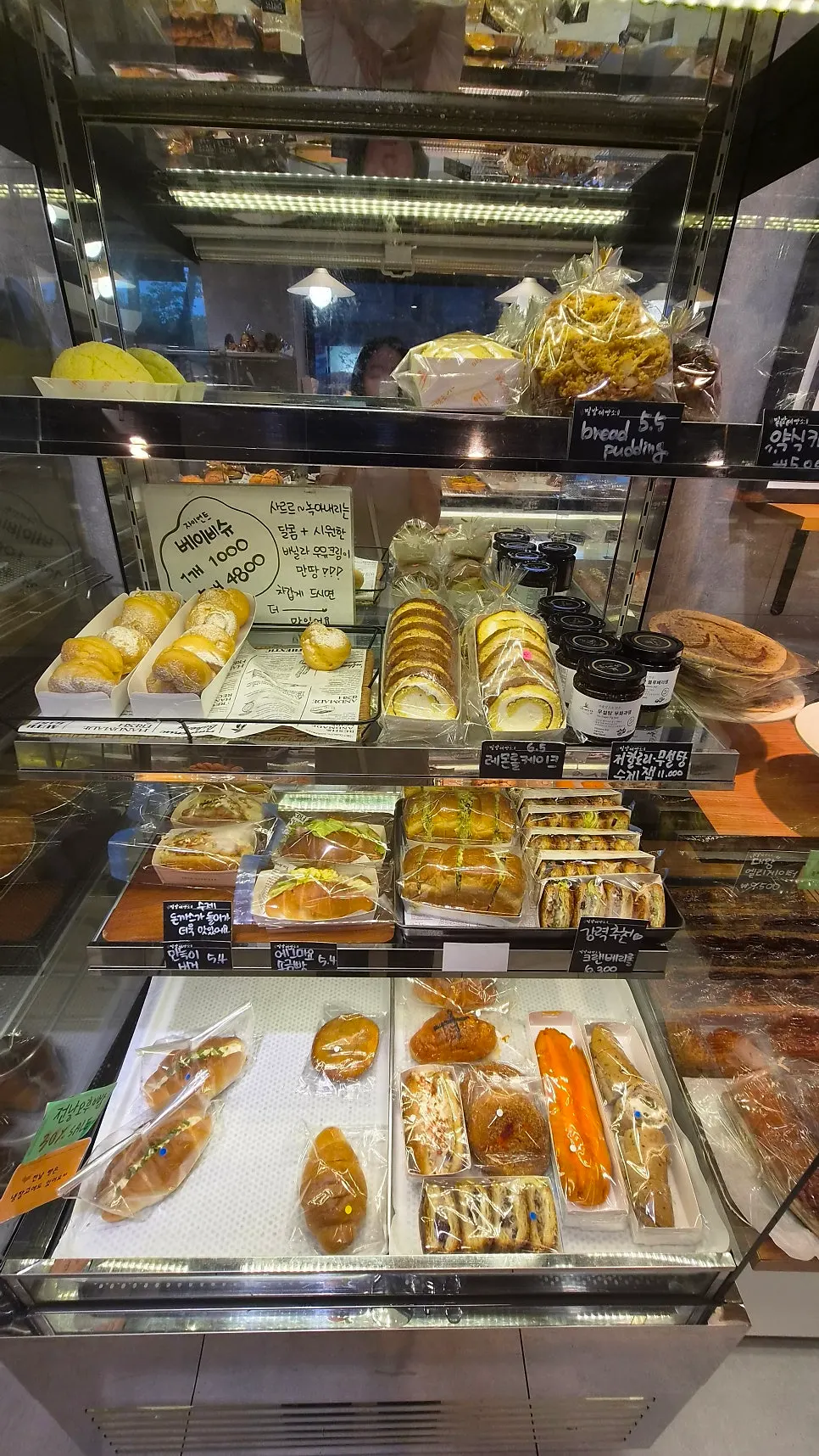 Milbat Bakery Pyeongchon’s bestselling breads