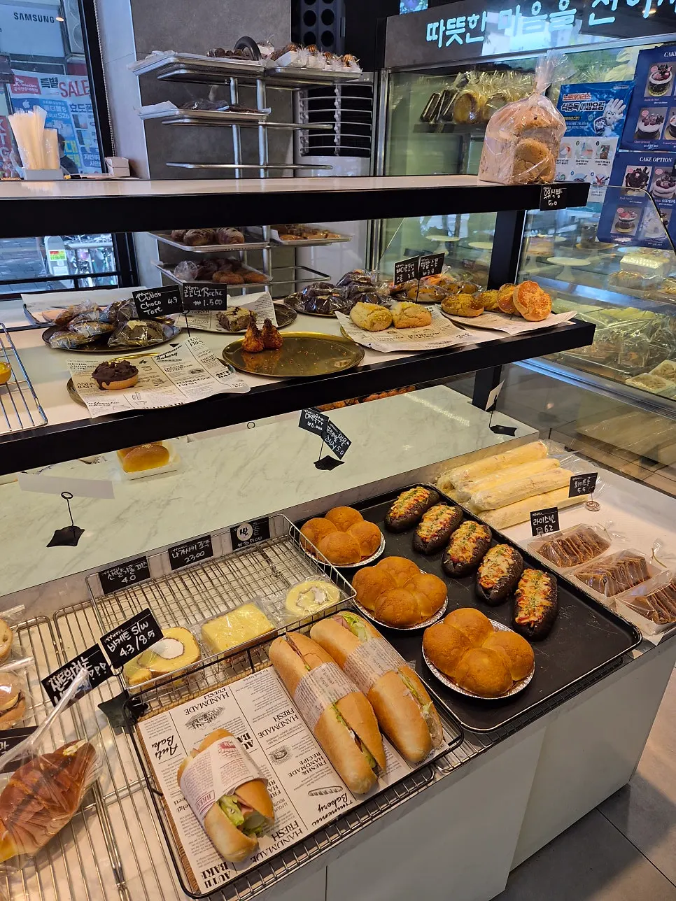 Sandwich and meal-replacement menu corner