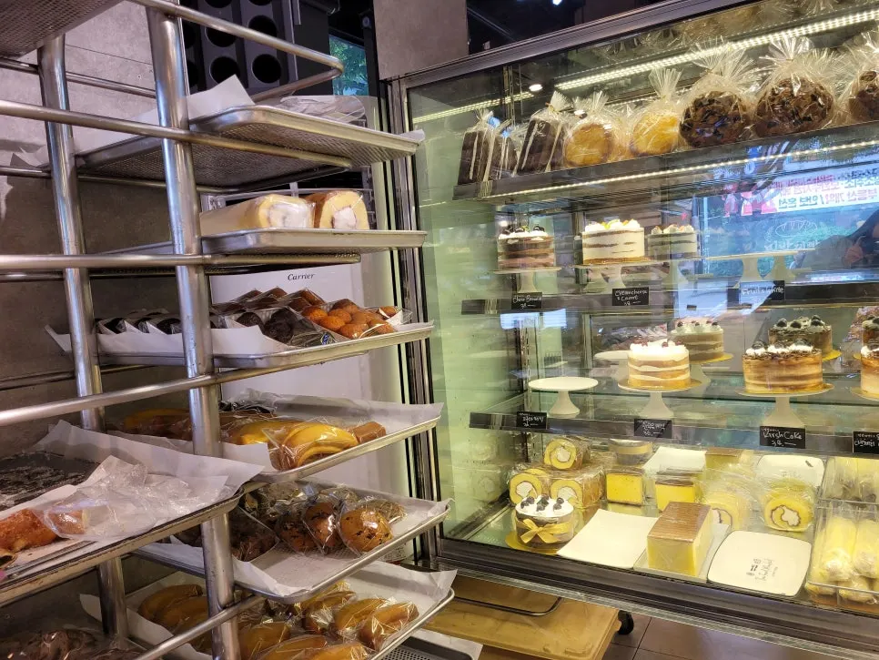 Corner with snack-style breads