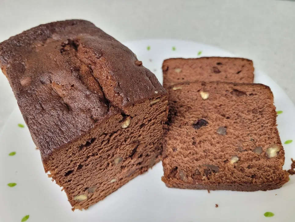 Bread from Milbat Bakery loaded onto a tray