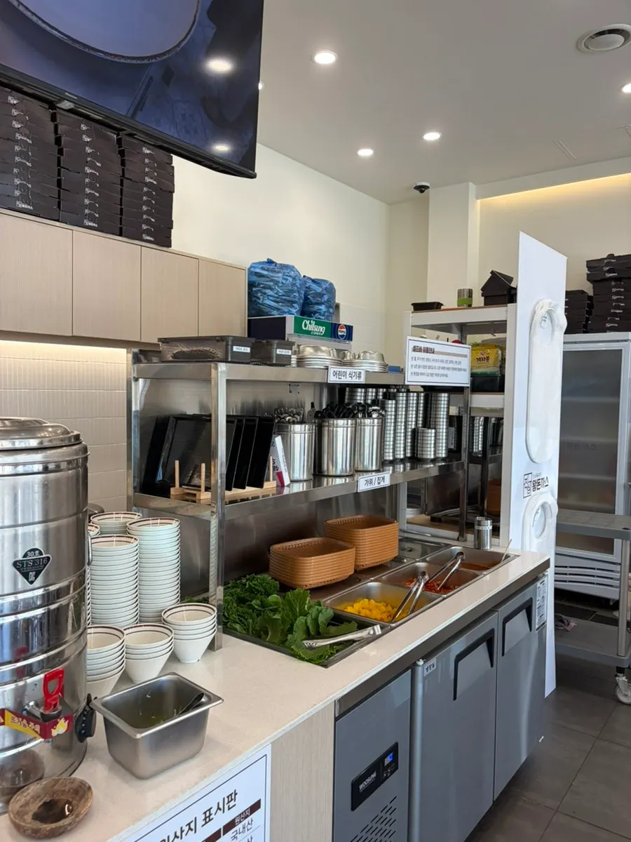 Self-serve bar corner at Jinsim King Donkatsu Pyeongdong Branch