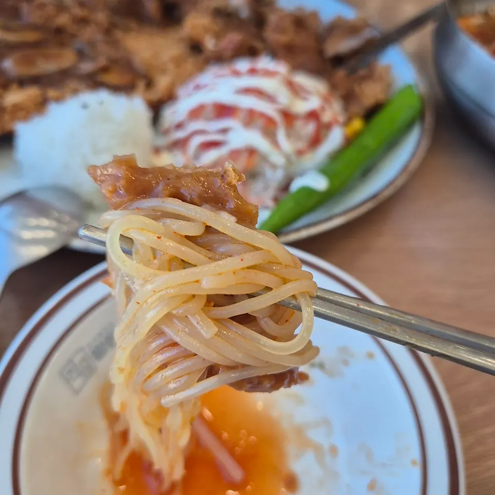 살얼음 올라간 냉쫄면 한 그릇