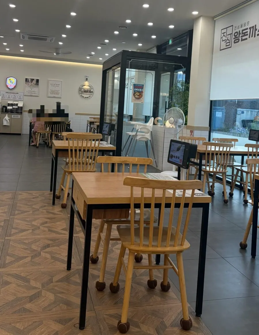 The clean interior of Jinsim King Donkatsu Pyeongdong Branch