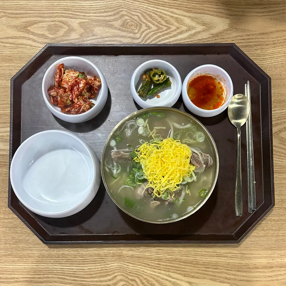 Bone kalguksu broth as clean as gomtang