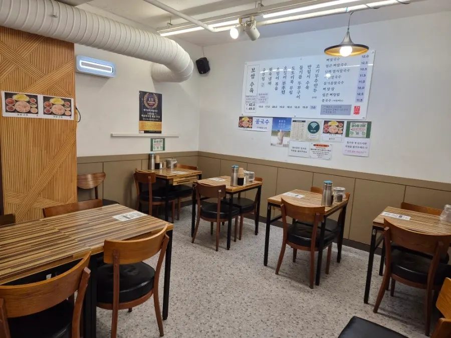 The restaurant interior after customers had left