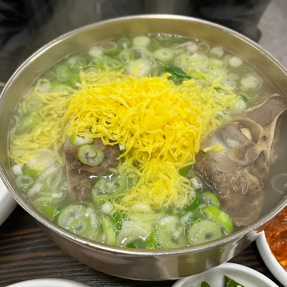 Medium-size bossam plate, plenty for two