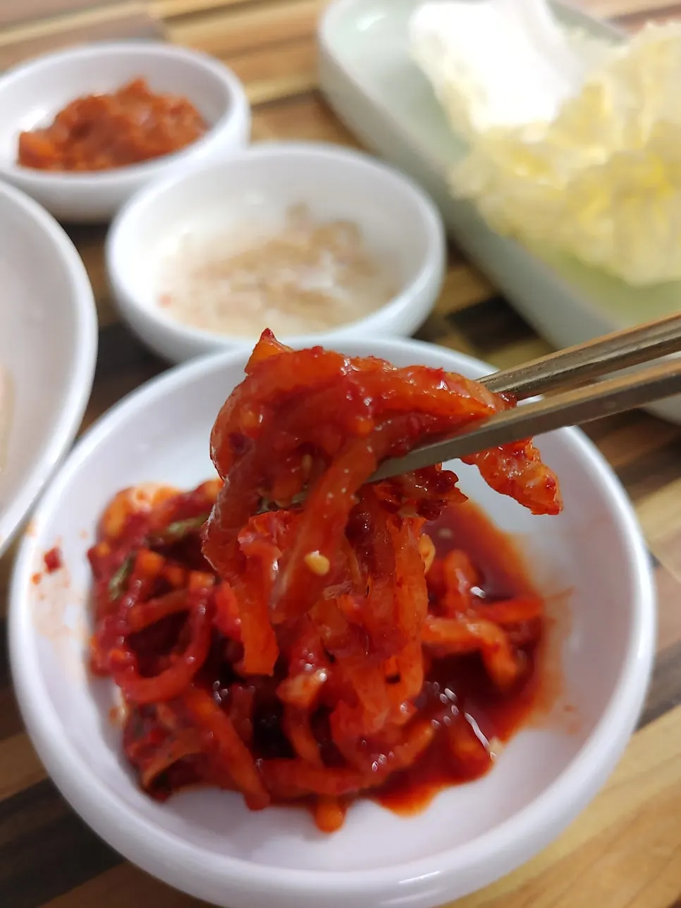 Radish-style kimchi served with the bossam