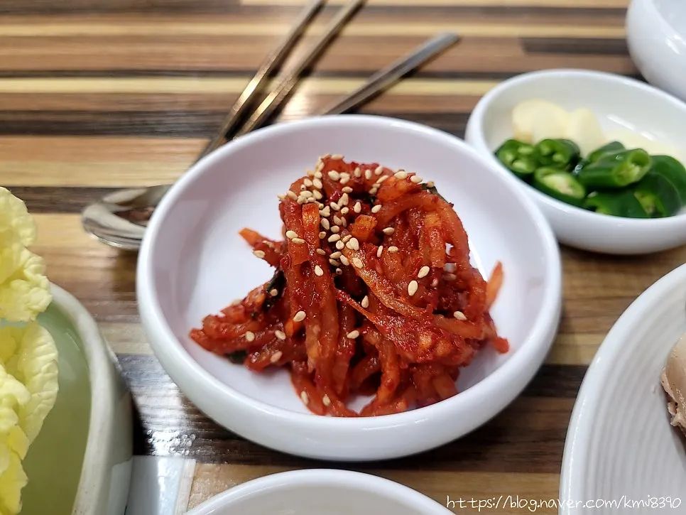 Close-up of chunky sliced bossam pork