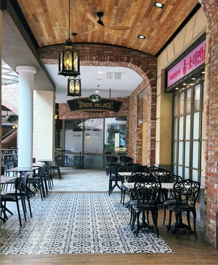 Pyeongi Dambaek storefront right at the Taste Village entrance