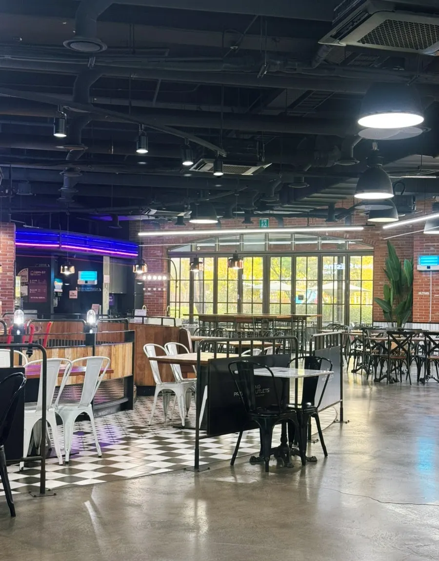 Outdoor area at Taste Village, Siheung Premium Outlets