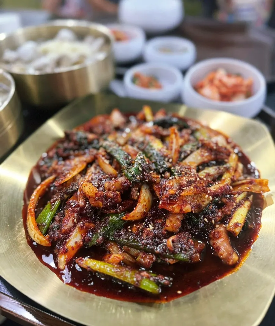 Bowl left after finishing the clam kalguksu