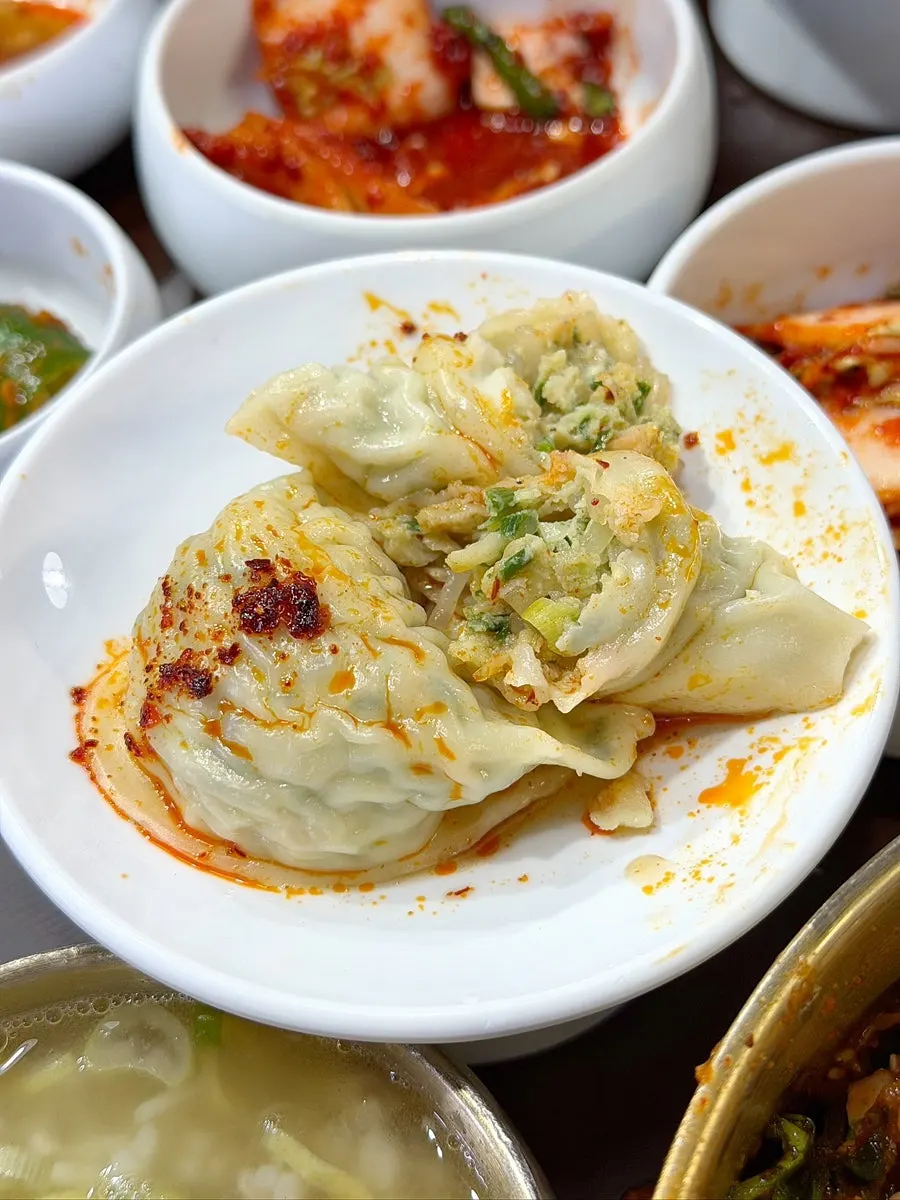 Meat dumplings fresh from the steamer