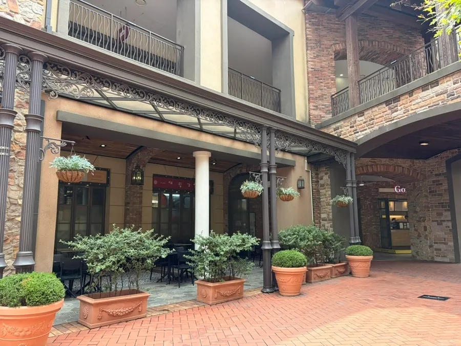Interior of the outlet food court's restaurant row