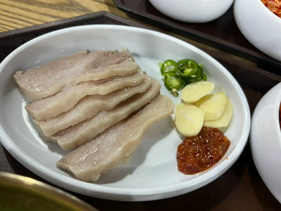 A glossy plate of pork jowl suyuk