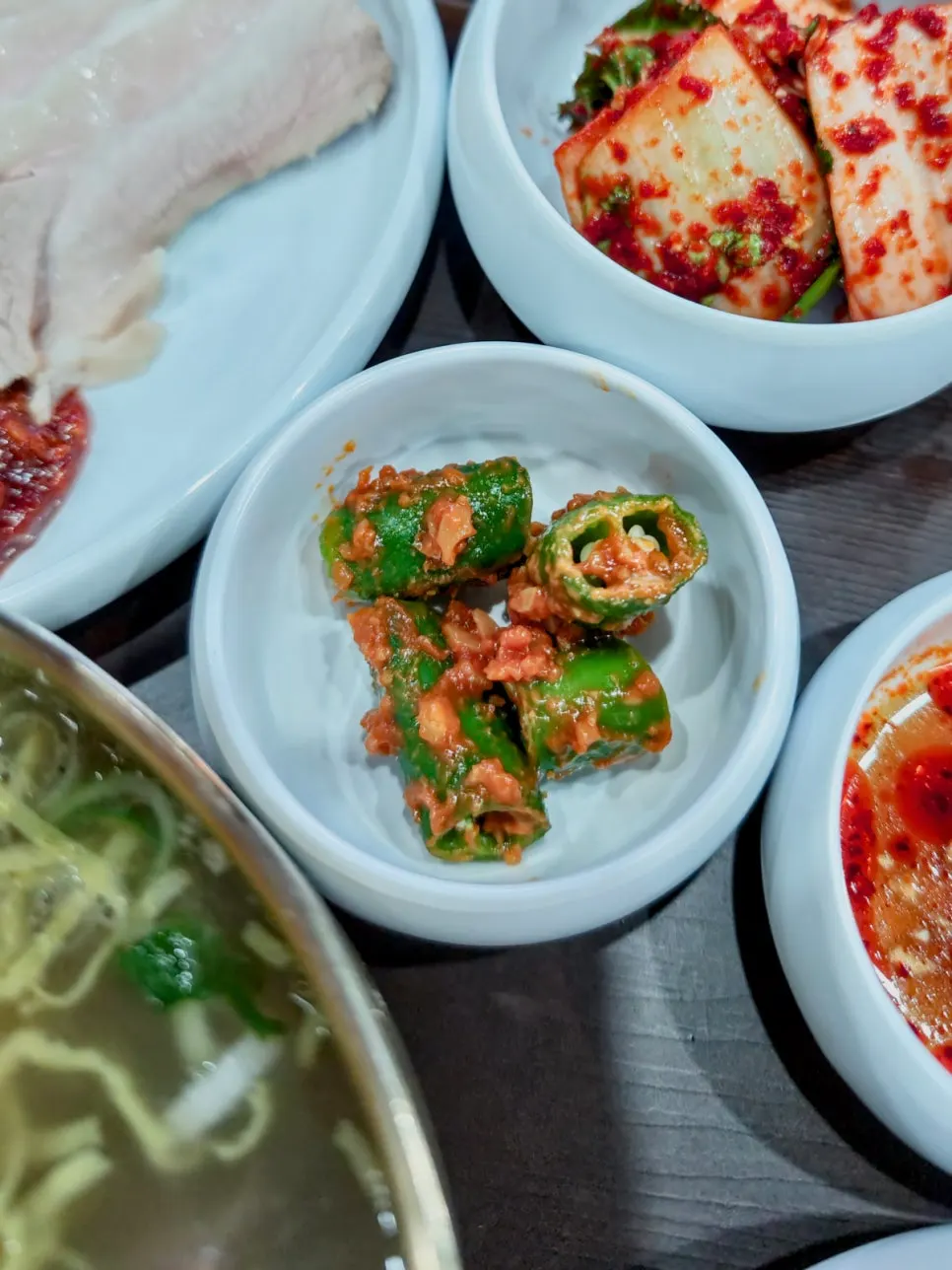 Suyuk set with added rice laid out on the table
