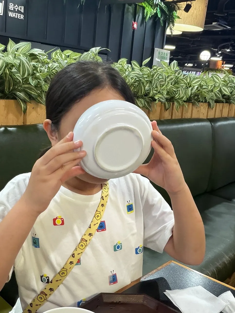 쫄깃한 칼국수 면발 들어 올린 모습