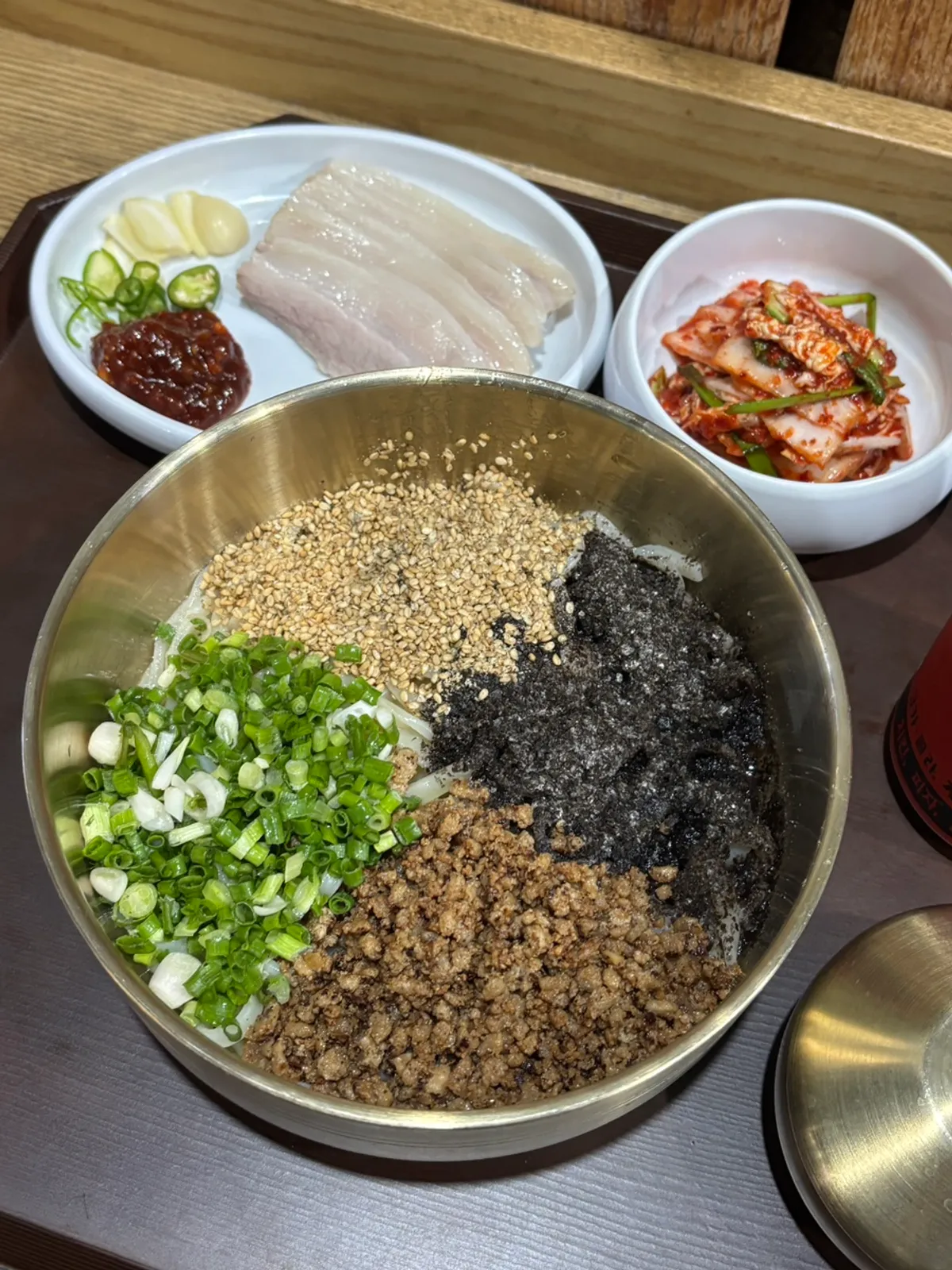 평이담백 시흥프리미엄아울렛점 들기름칼국수 상차림