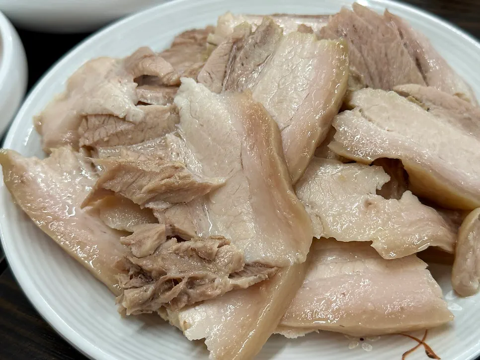Plate of rustically sliced bossam pork