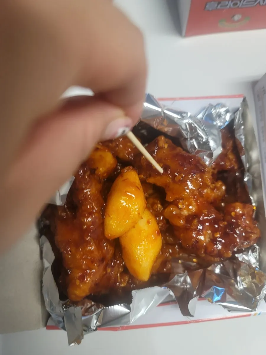 Sốt dakgangjeong vị cay của Pyeongjeong Dakgangjeong