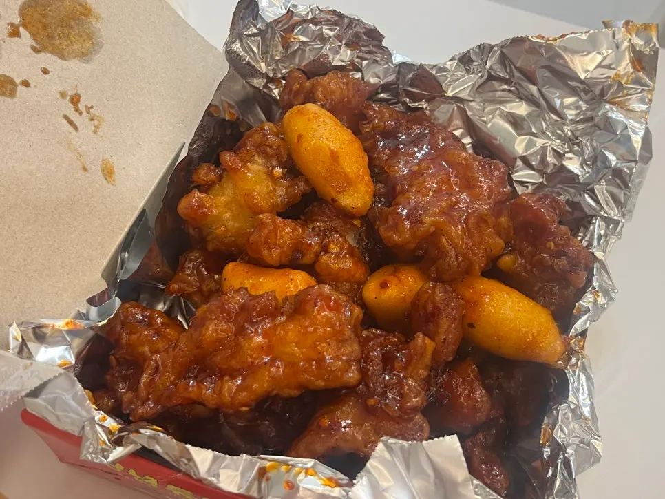 중간매운맛 닭강정 중자 클로즈업